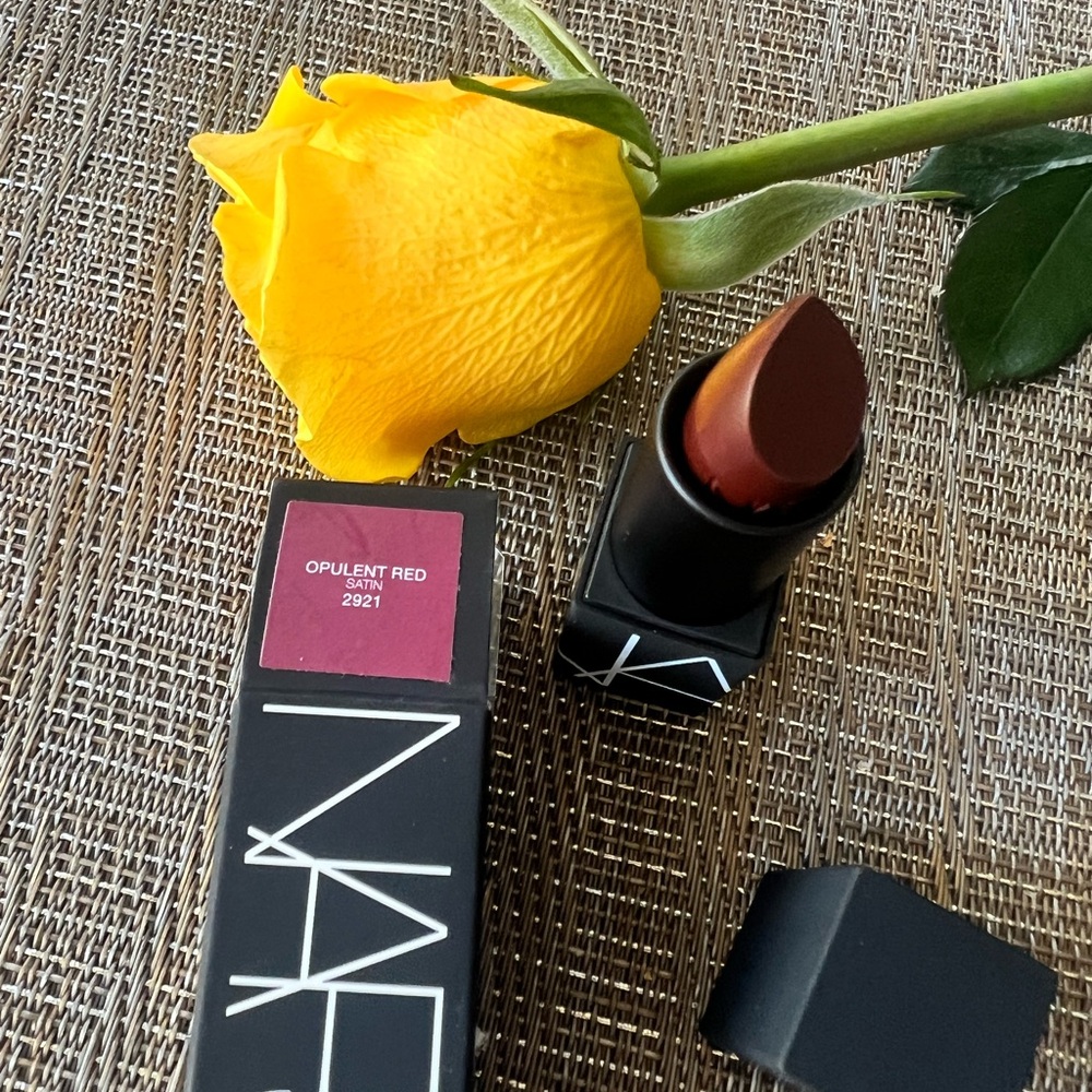 New! NARS Lipstick - Opulent Red 3.5g - Picture 3 of 3